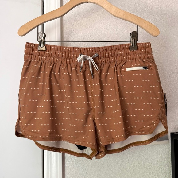 Vuori Pants - NWT VUORI peach printed athletic pull on elastic drawstring waist shorts